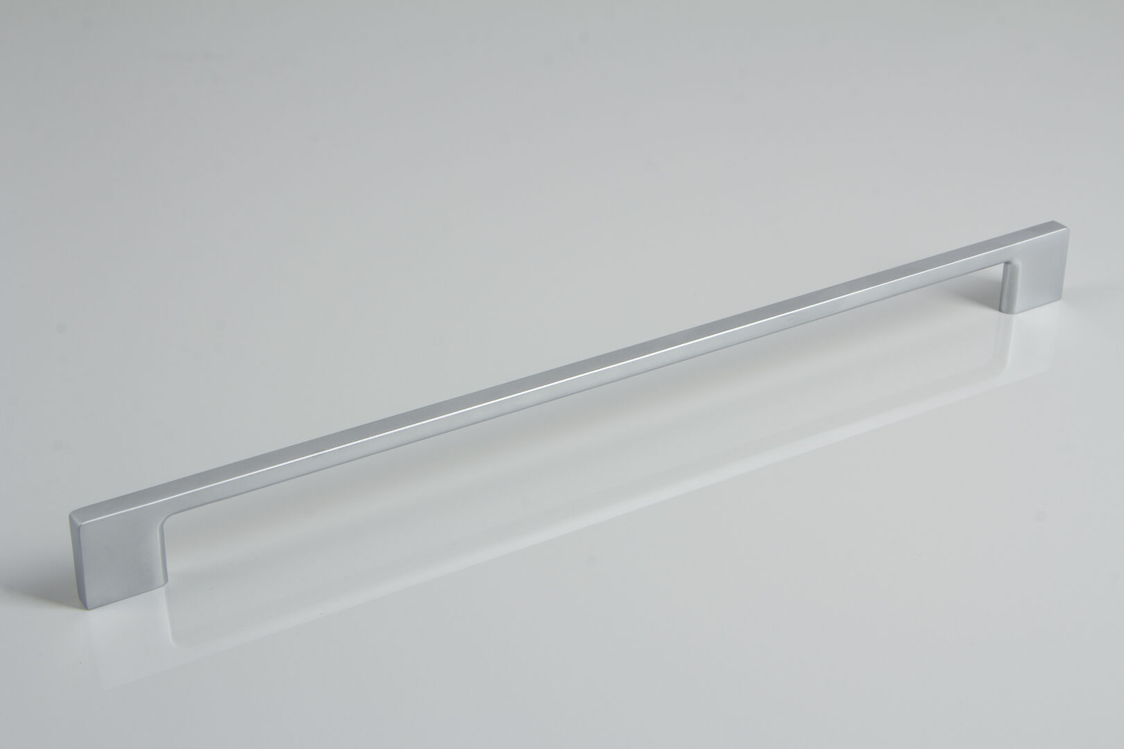 UZ-819320-05 RUČICA G UZ-819320-05 ALU