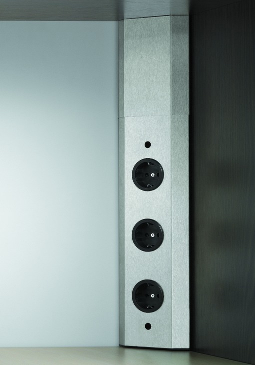 822.10.000 UTIČNICA KUTNA 3X 460-590 INOX