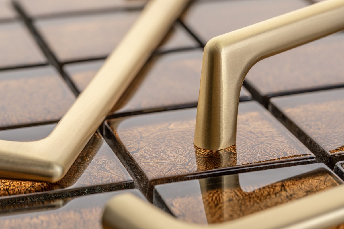 UZ-OCTAVIO-128-18 RUČICA G UZ-OCTAVIO-128-18 ZLATO BRUŠENO